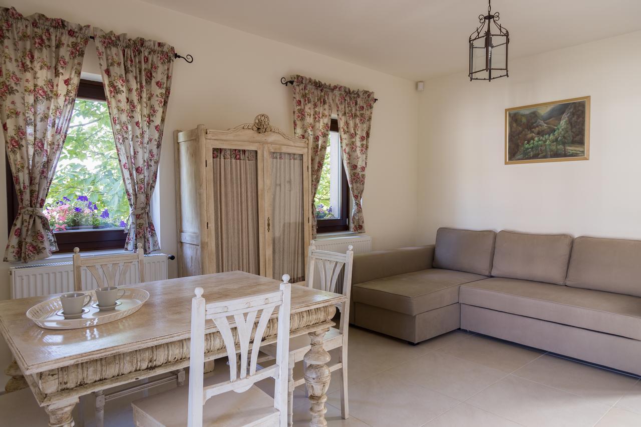 Radhe Resort Es Syam Meditacios Es Rendezvenykozpont Somogyvámos Buitenkant foto
