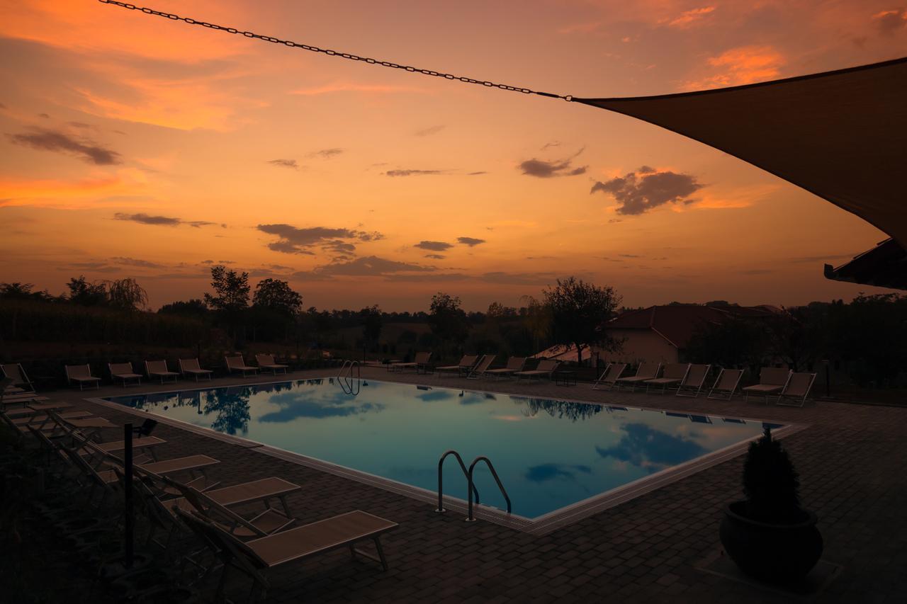 Radhe Resort Es Syam Meditacios Es Rendezvenykozpont Somogyvámos Buitenkant foto