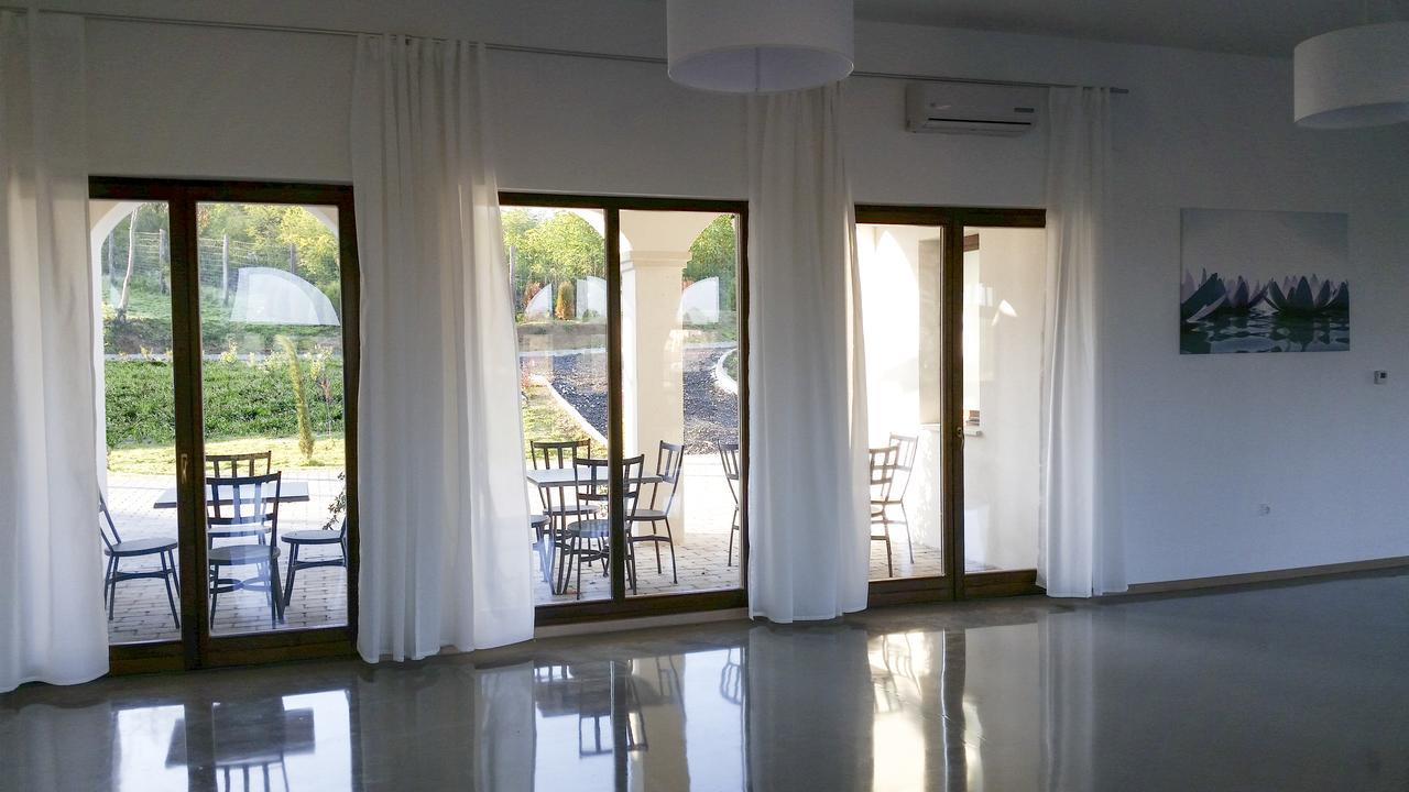 Radhe Resort Es Syam Meditacios Es Rendezvenykozpont Somogyvámos Buitenkant foto